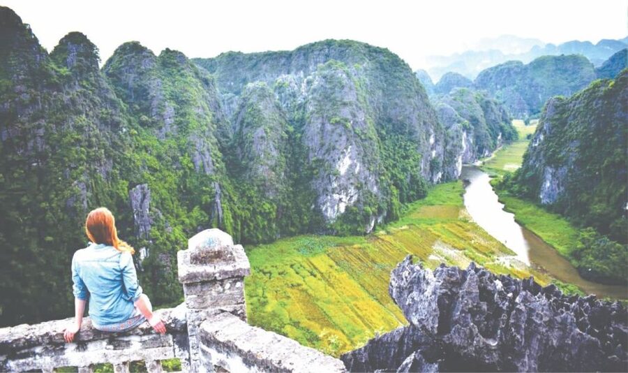 From Hanoi: 3-Day Trip to Ninh Binh with Ha Long Bay Cruise - How crowded are the sights?
