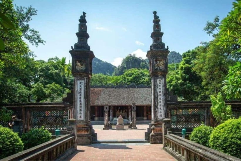 From Hanoi : 4-day Ninh Binh-Halong Bay Cruise with Balcony - Accommodation, meals, and what the package covers