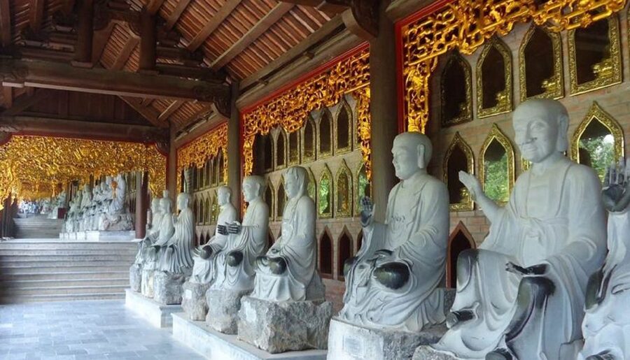 From Hanoi: Bai Dinh, Trang An, and Mua Cave Full-Day Tour - Mua Cave and the 500-step test