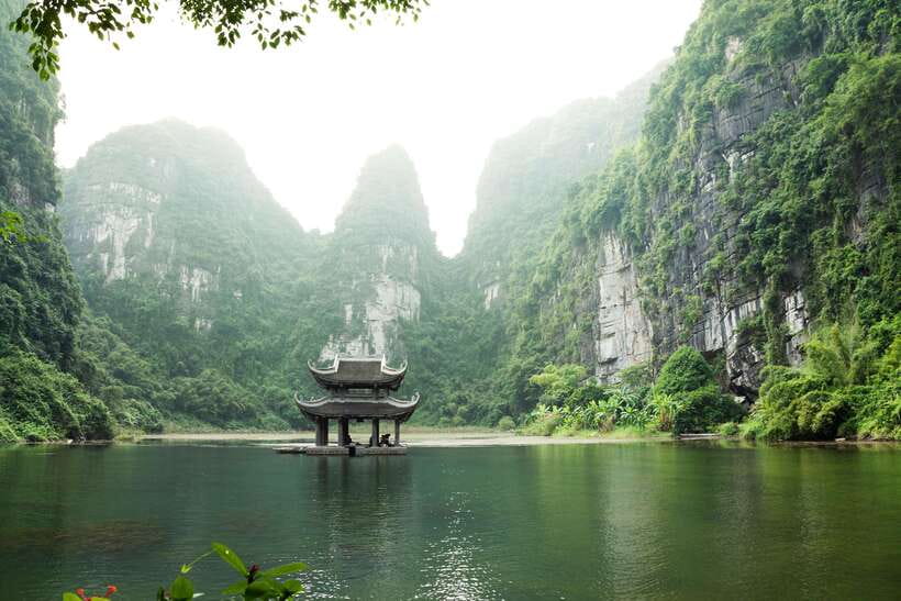 From Hanoi: Bai Dinh, Trang An Mua Cave - A Scenic Day Tour - Guide quality, waiting, and group rhythm