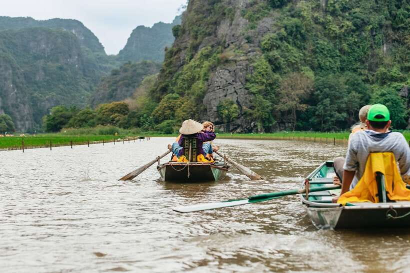 From Hanoi: Full-Day Ninh Binh Highlights Small Group Tour - Hoa Lu and the Dinh King Temple