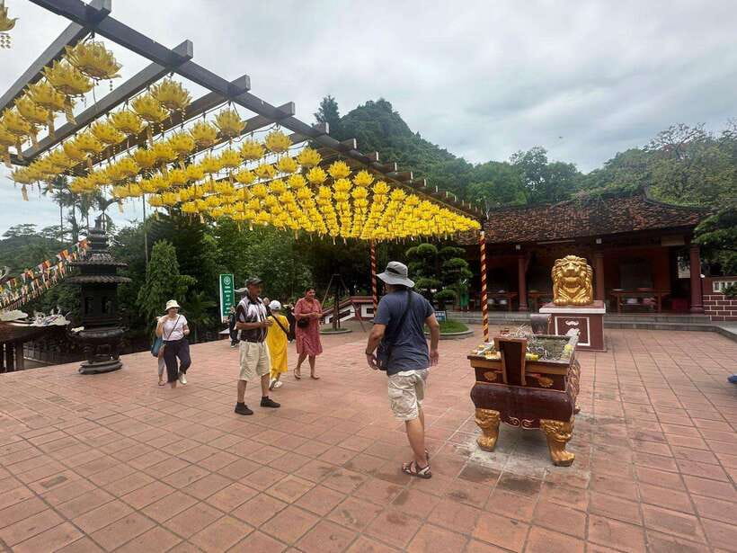 From Hanoi: Full-Day Perfume Pagoda Group Tour with Lunch - Climbing to Huong Tich Cave