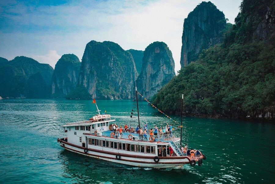 From Hanoi: Halong Bay Day Trip with Lunch and Transfers - Cruising back with sunset tea and fruit