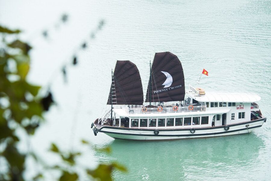 From Hanoi: Halong day trip, Route 2, 6hours, Small group - What a $56 Halong Bay day really includes
