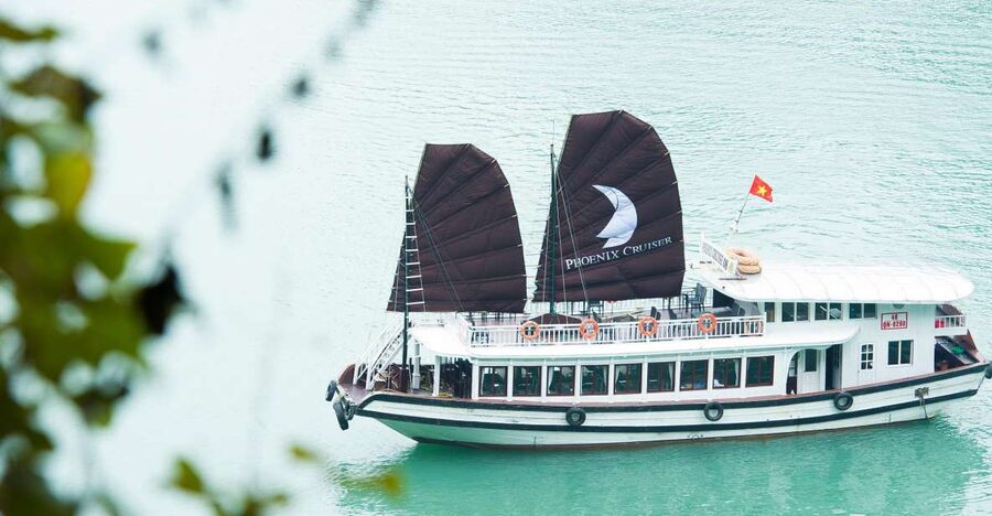 From Hanoi: Halong day trip, Route 2, 6hours, Small group - Lunch on board with seafood or a vegetarian option
