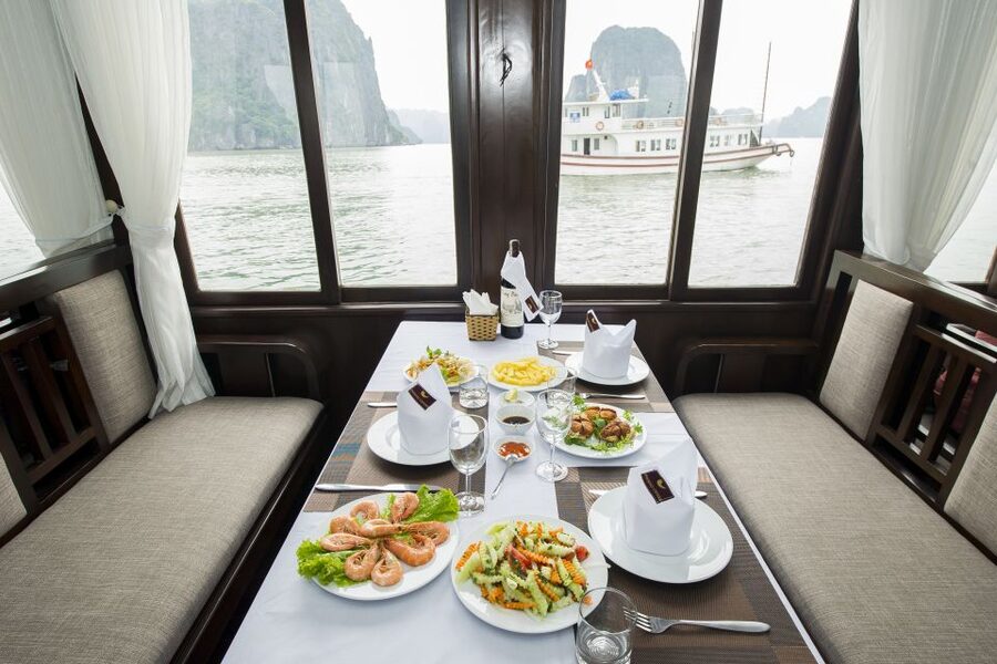 From Hanoi: Halong day trip, Route 2, 6hours, Small group - Walking through Sung Sot Cave