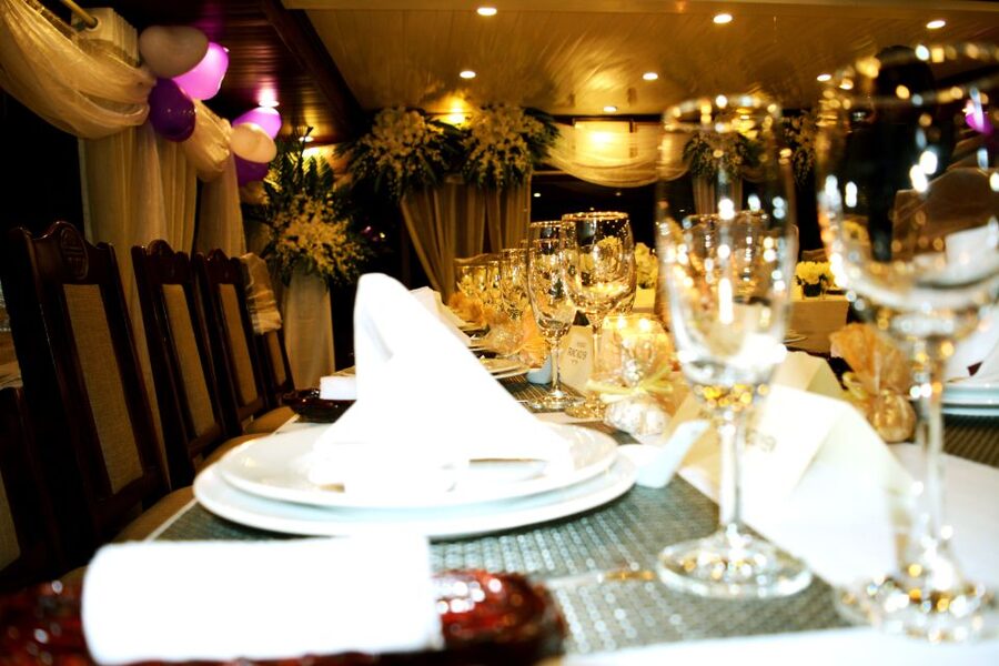 From Hanoi: Halong Explorer 3-Day Deluxe Cruise - Cabins, meals, and the onboard feel