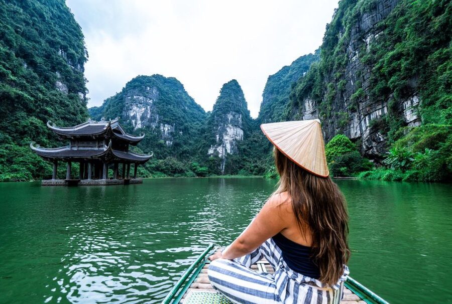 From Hanoi: Hoa Lu-Trang An-Mua Cave Luxury Trip w/Limousine - Buffet lunch at Ninh Binh Heritage restaurant