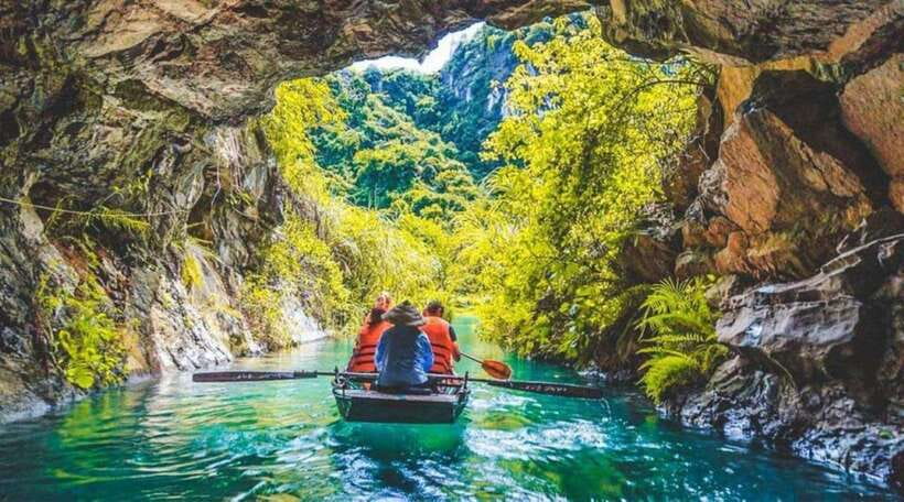 From Hanoi: Ninh Binh, Bai Dinh, Trang An and Mua Cave Trip - Buffet lunch with local dishes and vegetarian choices