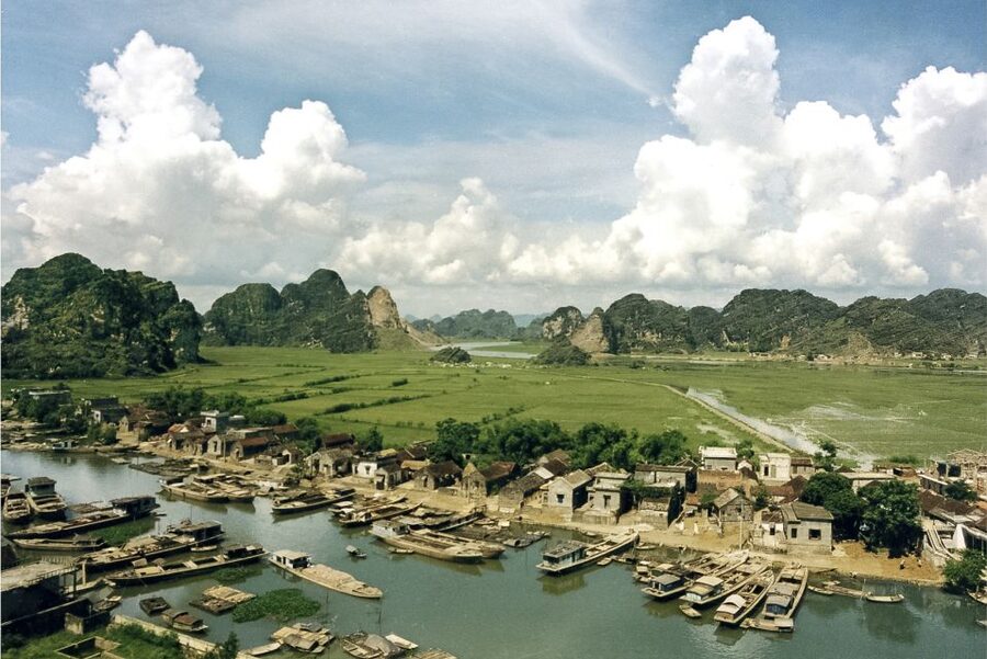 From Hanoi: Ninh Binh & Cuc Phuong National Park 2-Day Tour - Day 1: Hanoi to the old capital of Hoa Lu