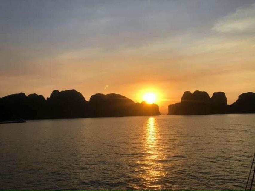 From Hanoi: Ninh Binh Ha Long Bay 5-Star 3-Day Cruise - The 500 steps at Mua Cave