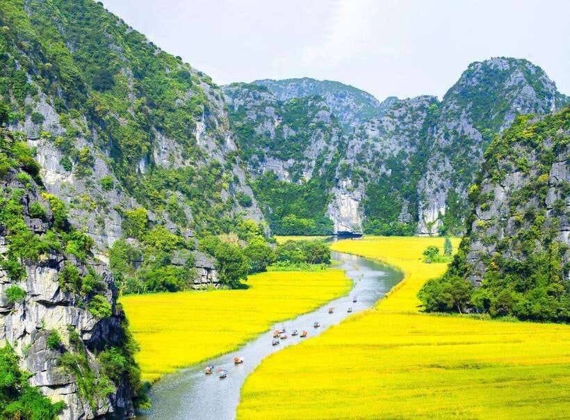From Hanoi: Ninh Binh- Hoa Lu-Tam Coc- Mua Cave- Highlight - The early Hanoi pickup and limousine ride