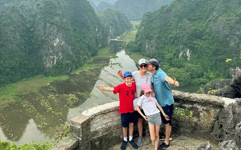 From Hanoi/NinhBinh: HoaLu-Bai Din- TrangAn- MuaCave-BichDon - Bai Dinh Pagoda, grand in scale