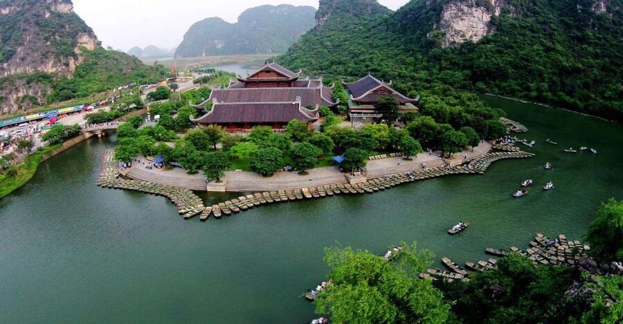 From Hanoi: Trang An & Bai Dinh Pagoda Full-Day Private Tour - The two-hour road from Hanoi to Ninh Binh
