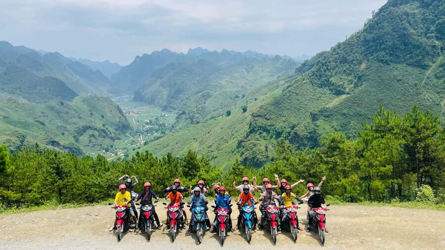 From Sapa: 3-Day Ha Giang Loop with Safe Rider (max 8 pax) - Day one on the loop: passes, viewpoints, and the Hmong King’s Palace