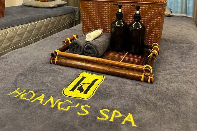 Full Body Combo with Aromatherapy or Deep Tissue treatment - Arriving at 3 Hàng Điếu