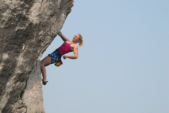 Full day deep water soloing - Kayaking in Cat Ba - Ha Long Bay. - Key points at a glance
