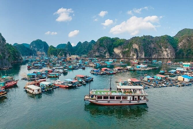 Full day deep water soloing - Kayaking in Cat Ba - Ha Long Bay. - Hồ Ba Hầm by kayak around 3:30pm