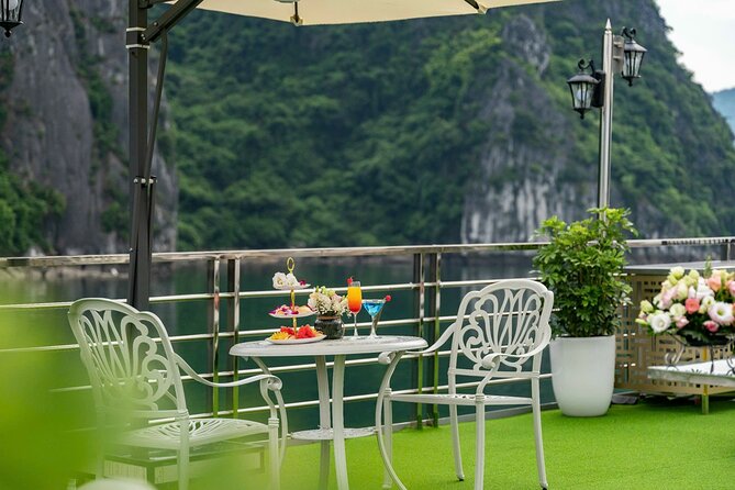 Full day Halong Bay Luxury Cruise - buffet lunch, kayak, swim. - Why this Ha Long Bay day trip works