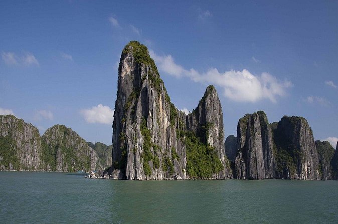 Full-Day Halong Bay Tour Including Kayaking from Hanoi - What the lunch and service add to the price