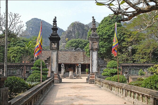 Full day Hoa Lu, Tam Coc and Mua Cave by Limousine from Hanoi - Cycling through the fields and villages