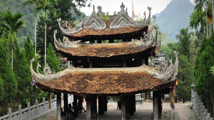 Full-Day Perfume Pagoda Private or Small-Group Tour - Walking to Huong Tich Cave