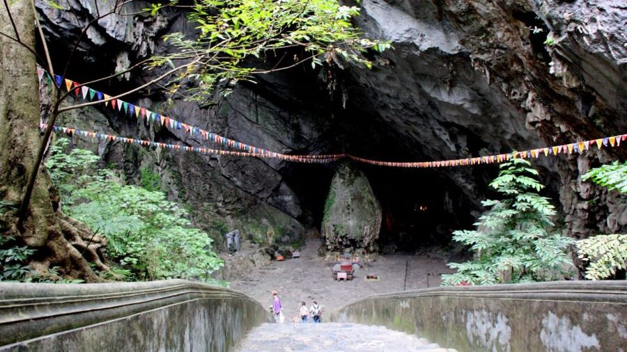 Full-Day Perfume Pagoda Private or Small-Group Tour - Cable car choices and crowd problems