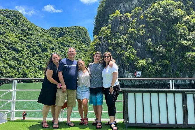 Full Day Private Tour in Halong with Lunch - Kayaking into a quiet lagoon