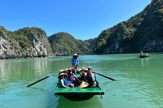 Full Day Private Tour in Halong with Lunch - A seafood lunch from 12:00 to 1:00