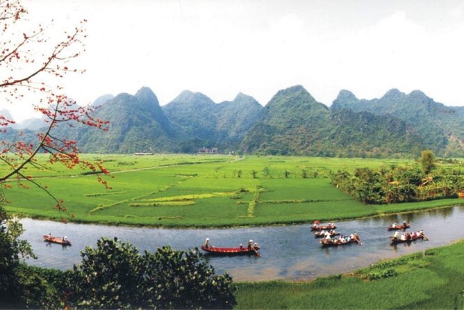 Full Day Tour to Perfume Pagoda with Traditional Boat Ride - Huong Tich Cave and its unusual rock shapes