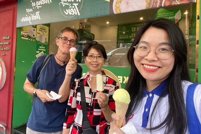 (Group/Individual) HANOI STREET FOOD TOUR - Finish with fruit and Hanoi egg coffee
