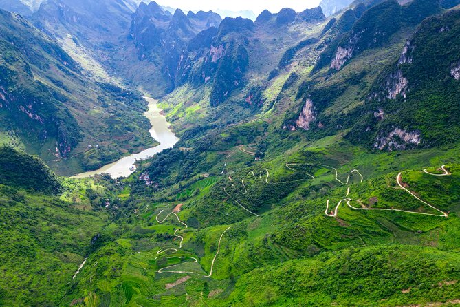 Ha Giang DIVINITY HORIZON TOUR with local easy rider 4 DAYS - Homestays, meals, pools, and karaoke