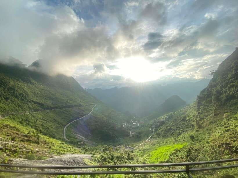 Ha Giang Loop 4D3N Mama's Homestay - Day 3: Ma Pi Leng Pass and the Nho Que River