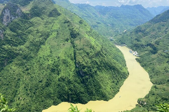 Ha Giang tour 3 days 2 nights - Day one: Hanoi to the northern mountains