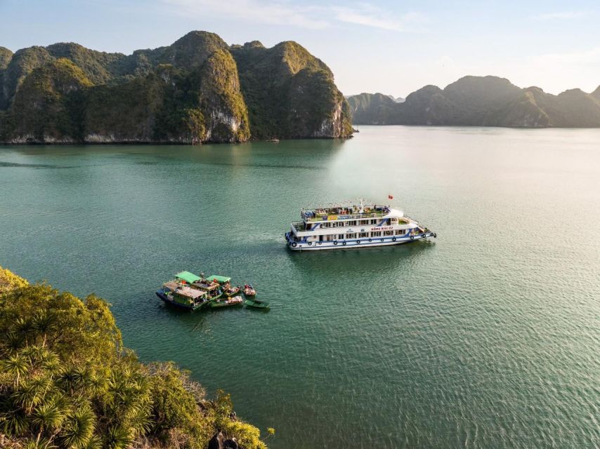 Ha Long: Afternoon Cruise with Lunch, Kayaking, and Swimming - Titop Island: climb first, swim second
