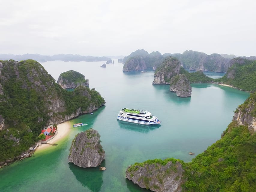 Ha Long Bay 8 hours daily tour on LA CASTA DAILY CRUISE - Kayaking or bamboo rafting at Luon Cave