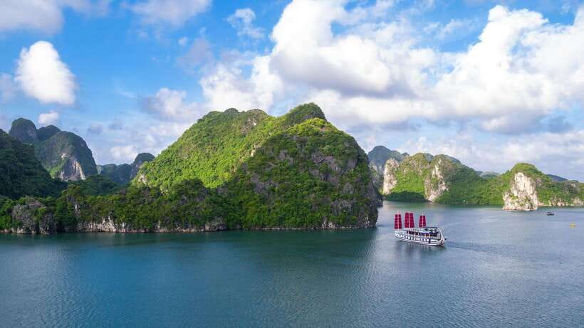 Ha Long Bay - Bai Tu Long Bay Luxury Boat Tour & Transfer - Key points at a glance