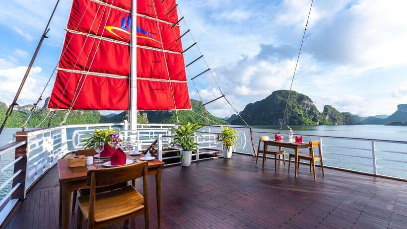 Ha Long Bay - Bai Tu Long Bay Luxury Boat Tour & Transfer - Leaving Hanoi at 7:15am by limousine