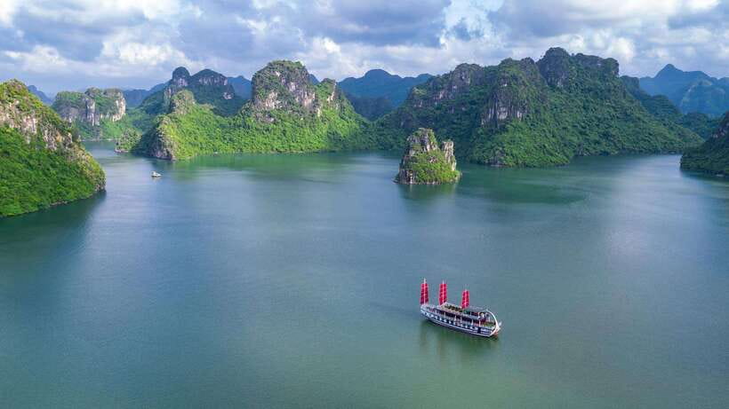 Ha Long Bay - Bai Tu Long Bay Luxury Boat Tour & Transfer - How the $155 price measures up