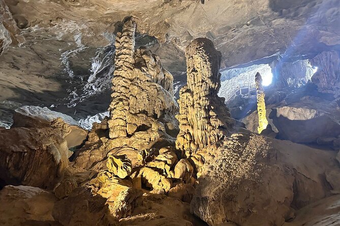 Ha Long Bay Cruise Day Tour - Cave, Kayaking, Swimming & Lunch - Sung Sot Cave, Ha Long Bay’s big show