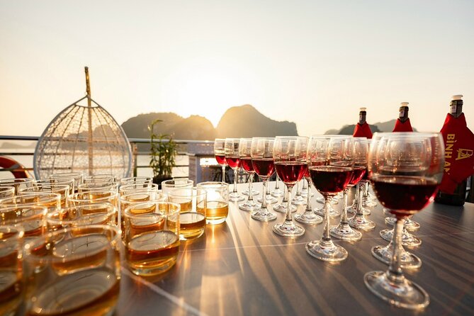 Ha Long Bay day trip with Luxury cruise - Lunch with Fighting Cock Islet and Incense Burner Islet outside