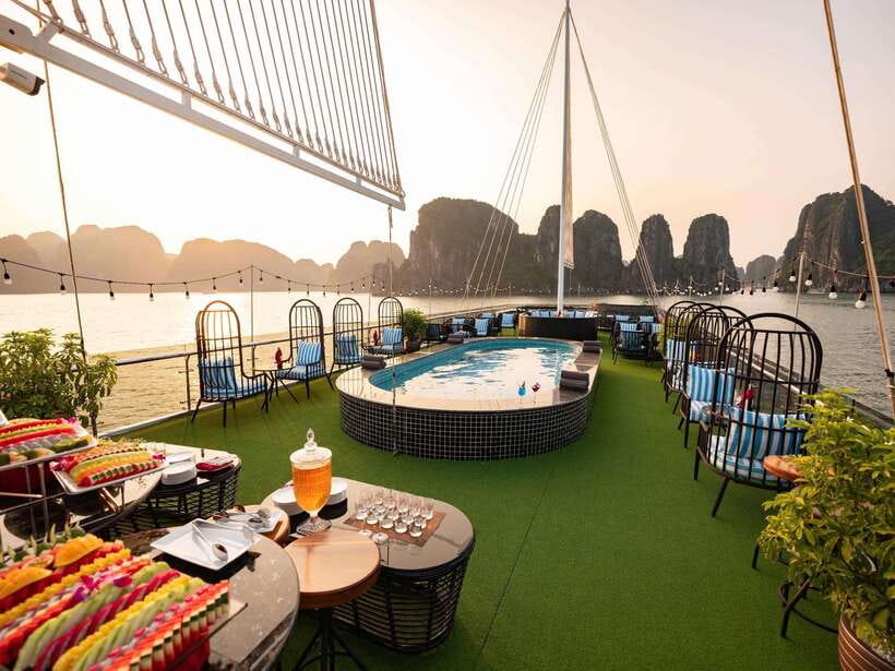 Ha Long Bay Luxury Full Day Cruise| Buffet & All Included - Why this day cruise works for a short Hanoi stay
