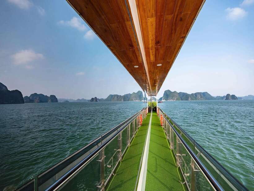 Ha Long Bay Luxury Full Day Cruise| Buffet & All Included - Sung Sot Cave, Ha Long Bay’s headline stop