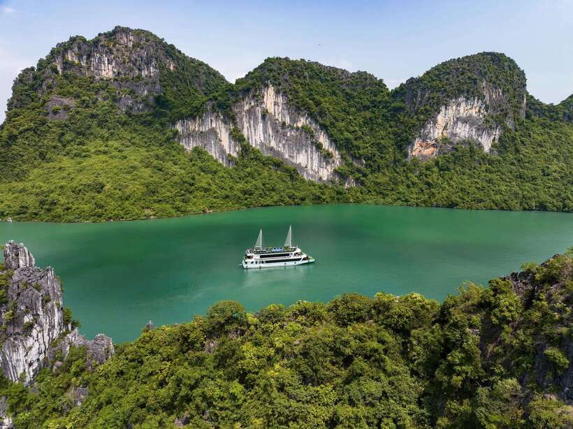 Ha Long Bay Luxury Full Day Cruise| Buffet & All Included - The limousine bus from Hanoi Old Quarter