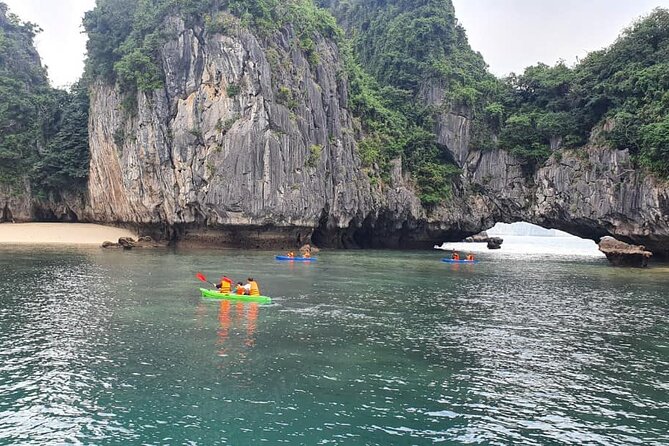 Ha noi: 3D- Halong, Lan ha bay classic cruise, Ninh Binh full day - Why this three-day route works