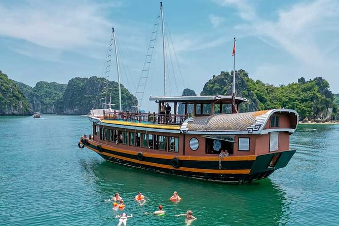 Ha Noi - Cat ba island - Lan Ha Bay - Kayaking 1 Day - Crossing to Cat Ba and boarding the cruise