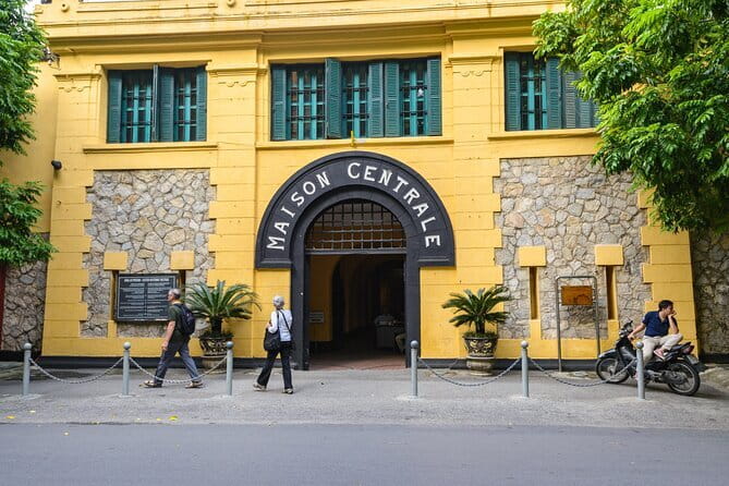 Ha Noi City Day Tour - Hoan Kiem Lake, Turtle Tower and Ngoc Son Temple