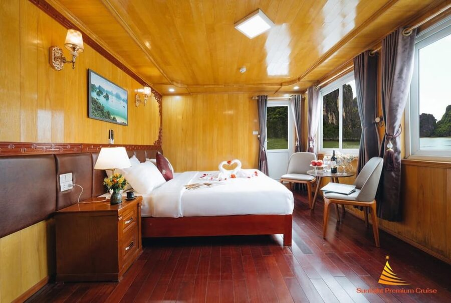 Ha Noi: Lan Ha Bay luxury cruise with private bancony, meals - What the $110 price really covers