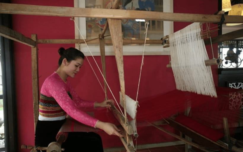 Ha Noi - Mai Chau - Pu Luong 2 Days 1 Night Trekking Tour - The remote village walk and lunch among the fields