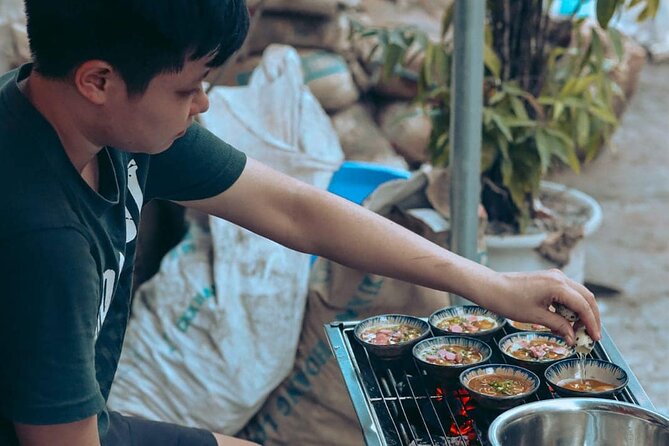 Ha Noi Walking Food Tour, Non Vegetarian,Vegan, vegetarian Option - Seven to 10 stops across the Old Quarter